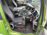 UDトラックスクオントレーラーヘッド（トラクターヘッド）大型（10t）[写真20]