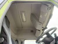 UDトラックスクオントレーラーヘッド（トラクターヘッド）大型（10t）[写真23]