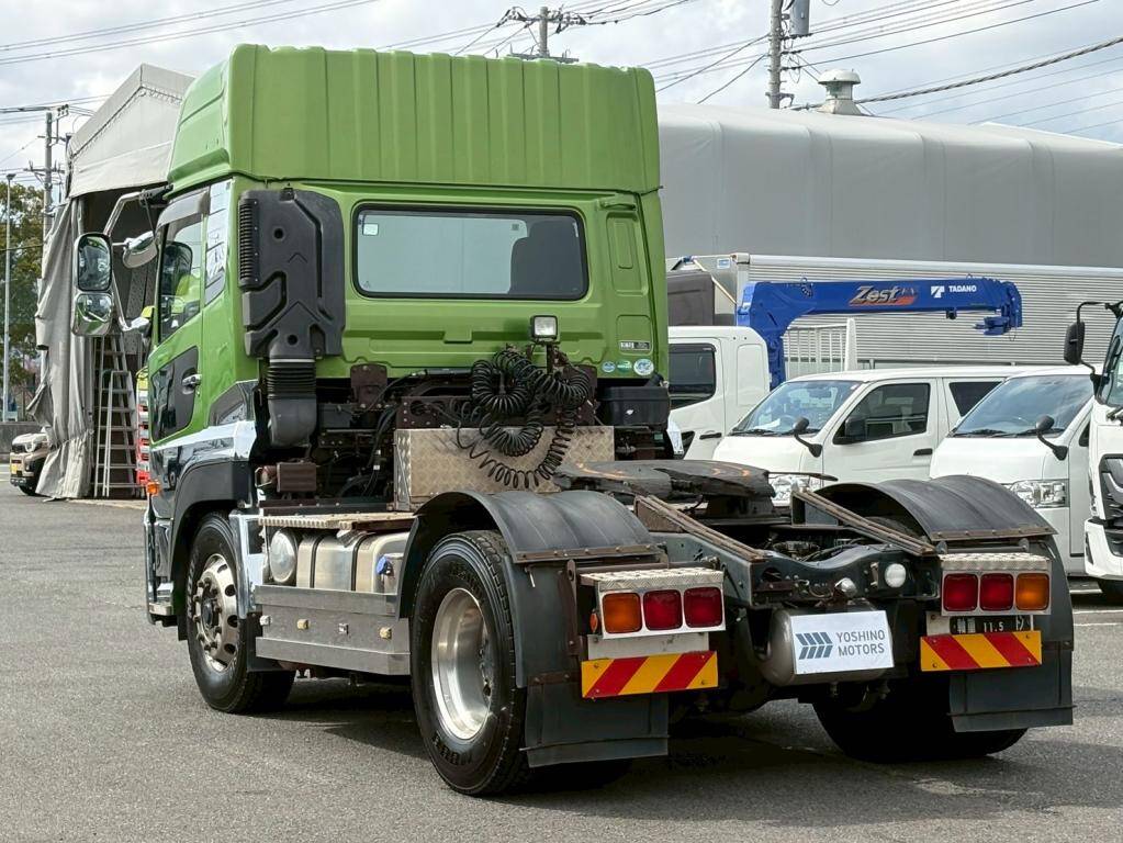 UDトラックスクオントレーラーヘッド（トラクターヘッド）大型（10t）[写真03]