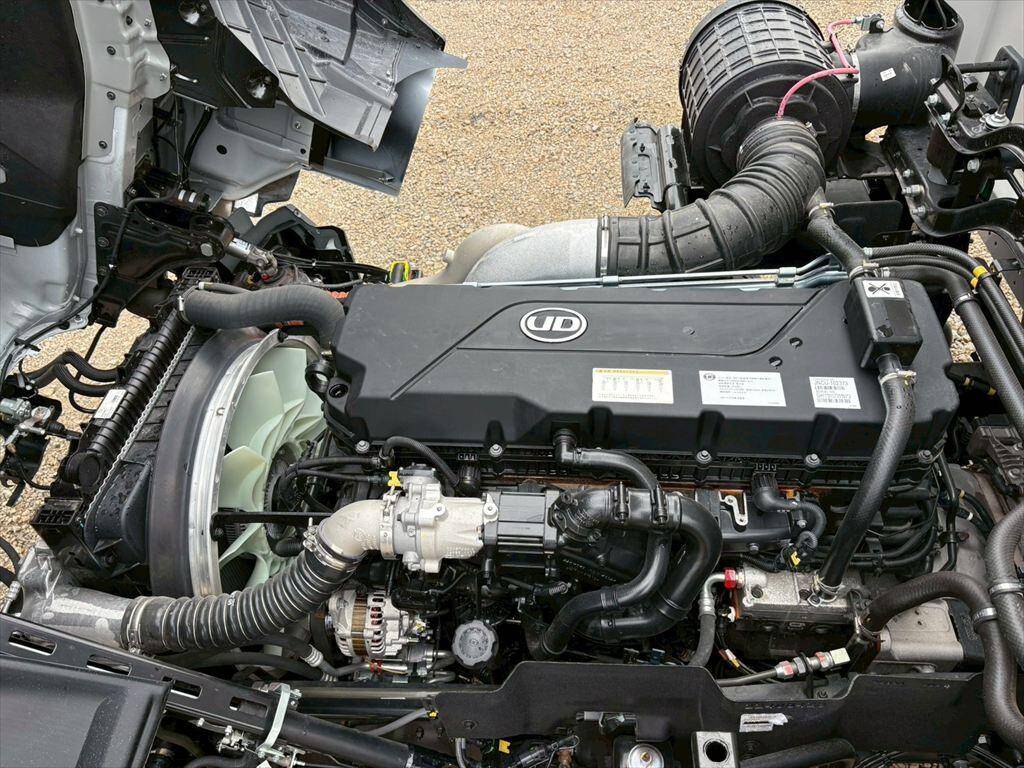 UDトラックスクオンアルミウイング大型（10t）[写真18]