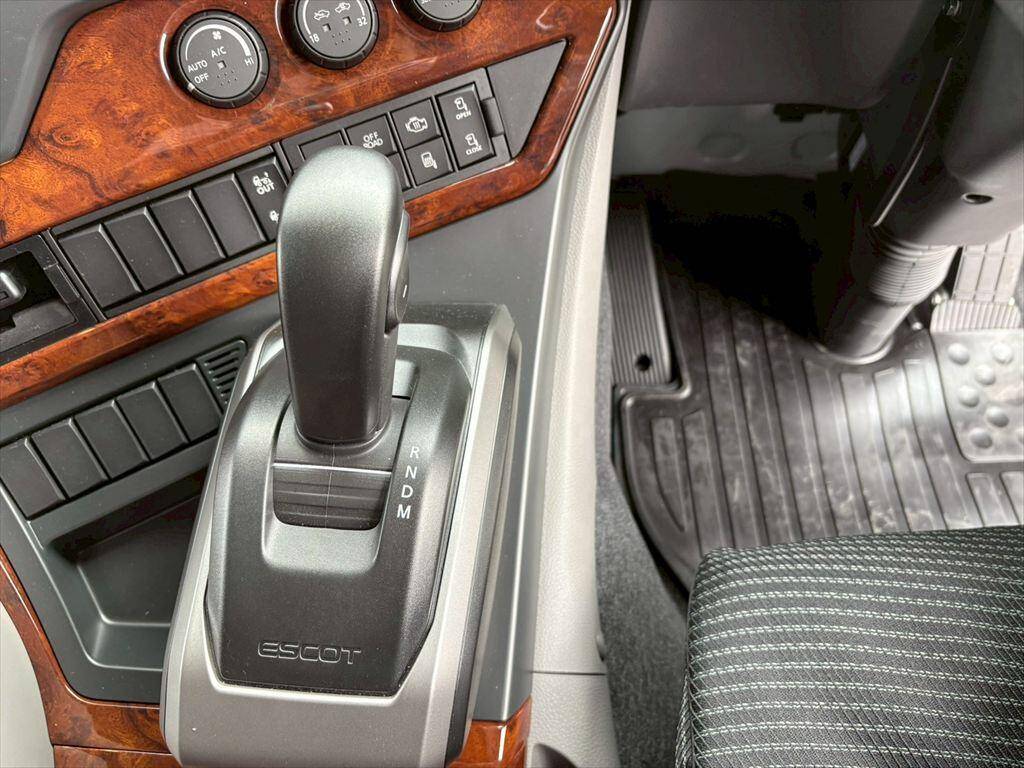 UDトラックスクオンアルミウイング大型（10t）[写真22]