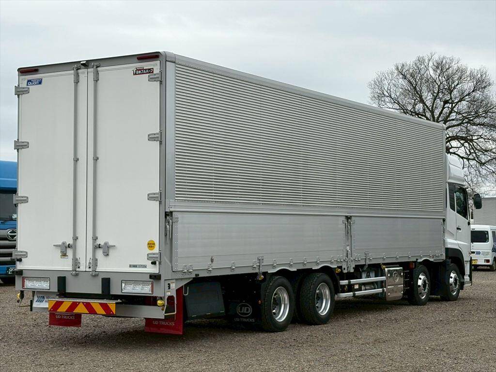 UDトラックスクオンアルミウイング大型（10t）[写真04]