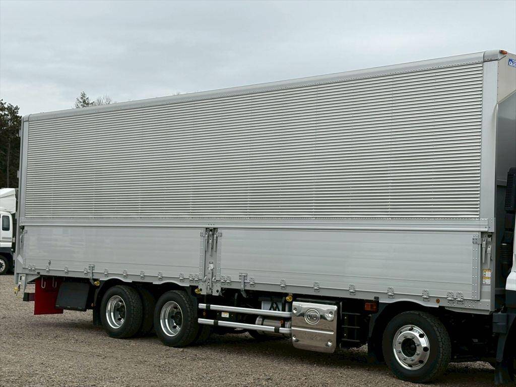 UDトラックスクオンアルミウイング大型（10t）[写真05]