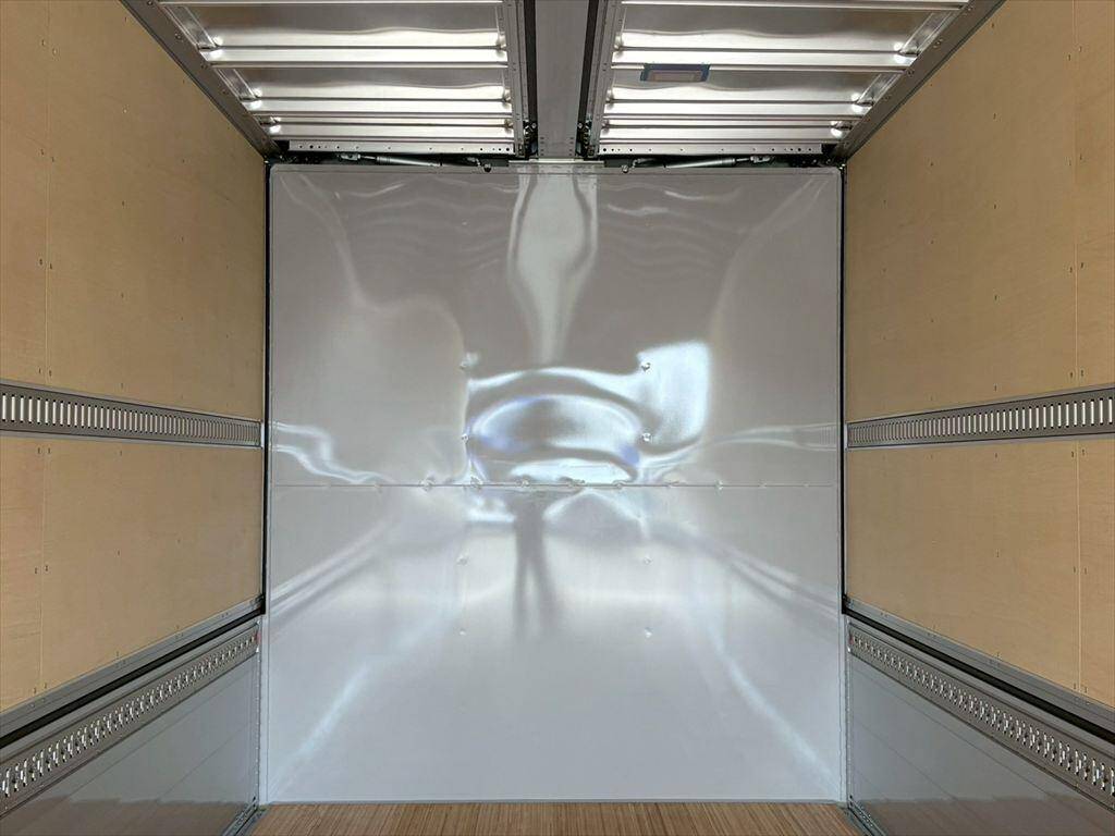 UDトラックスクオンアルミウイング大型（10t）[写真07]