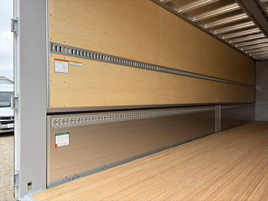 UDトラックスクオンアルミウイング大型（10t）[写真09]