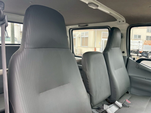 日野デュトロダブルキャブ（Wキャブ）小型（2t・3t）[写真24]