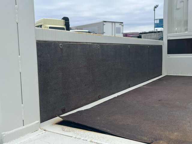 日野デュトロダブルキャブ（Wキャブ）小型（2t・3t）[写真09]