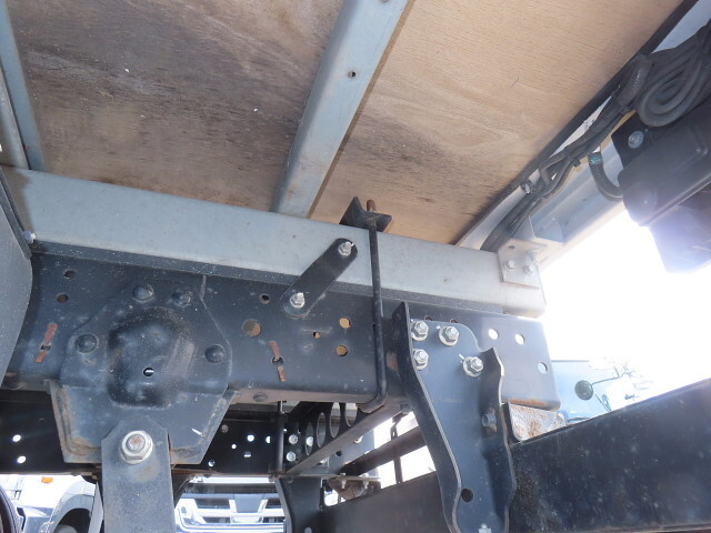 いすゞエルフアルミバン小型（2t・3t）[写真11]