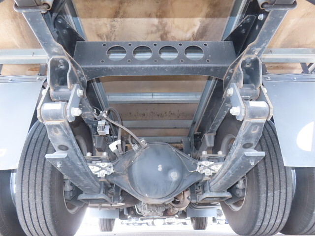 いすゞエルフアルミバン小型（2t・3t）[写真12]