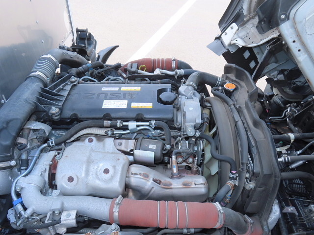 いすゞエルフアルミバン小型（2t・3t）[写真17]