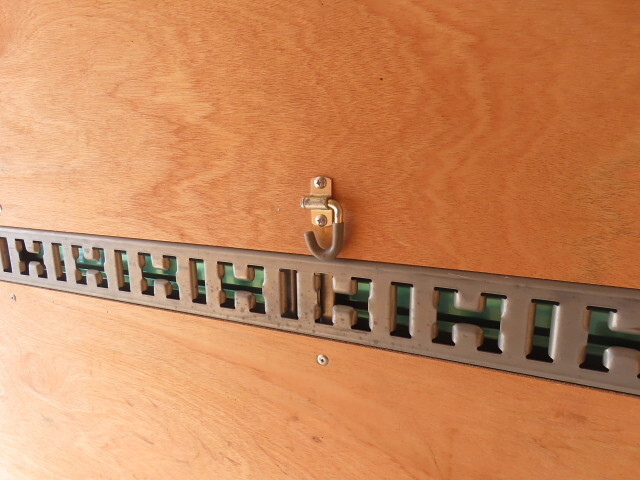 いすゞエルフアルミバン小型（2t・3t）[写真32]