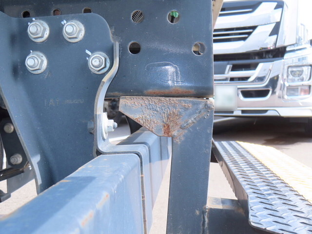 いすゞエルフアルミバン小型（2t・3t）[写真36]