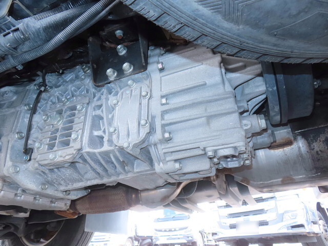 いすゞエルフアルミバン小型（2t・3t）[写真09]