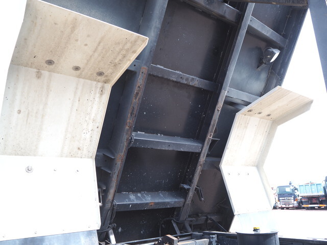 日野レンジャーダンプ増トン（6t・8t）[写真13]