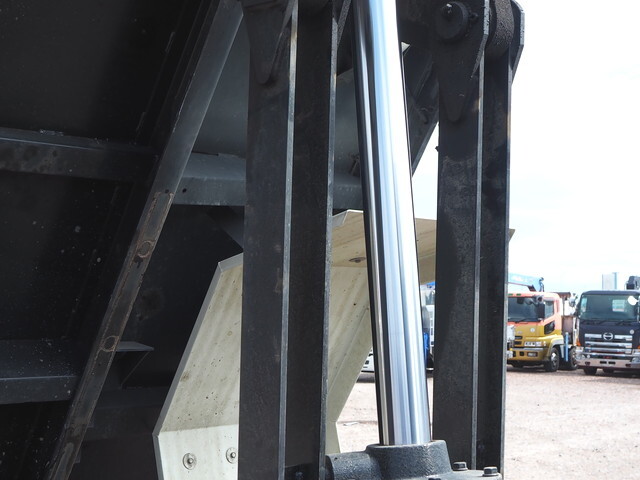 日野レンジャーダンプ増トン（6t・8t）[写真14]