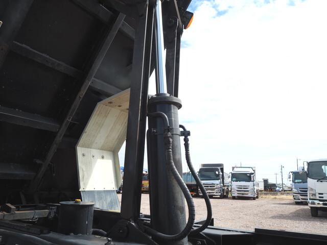 日野レンジャーダンプ増トン（6t・8t）[写真15]