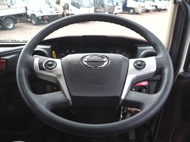 日野レンジャーダンプ増トン（6t・8t）[写真40]