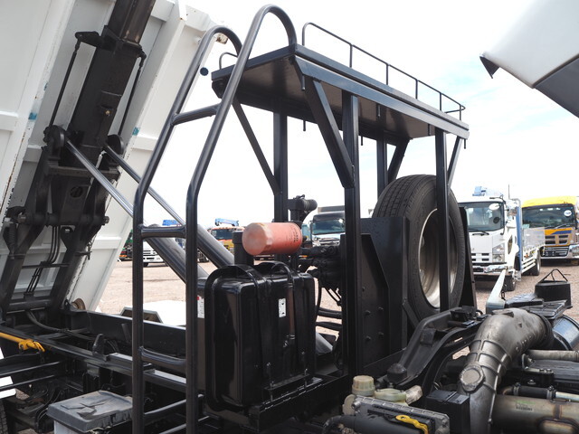 三菱ふそうファイターコンテナ専用車中型（4t）[写真19]