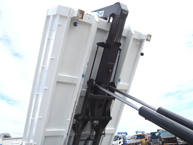 三菱ふそうファイターコンテナ専用車中型（4t）[写真26]