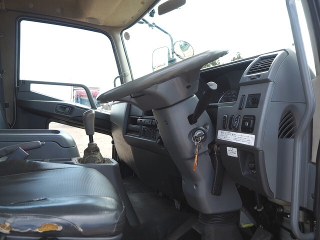 三菱ふそうファイターコンテナ専用車中型（4t）[写真35]
