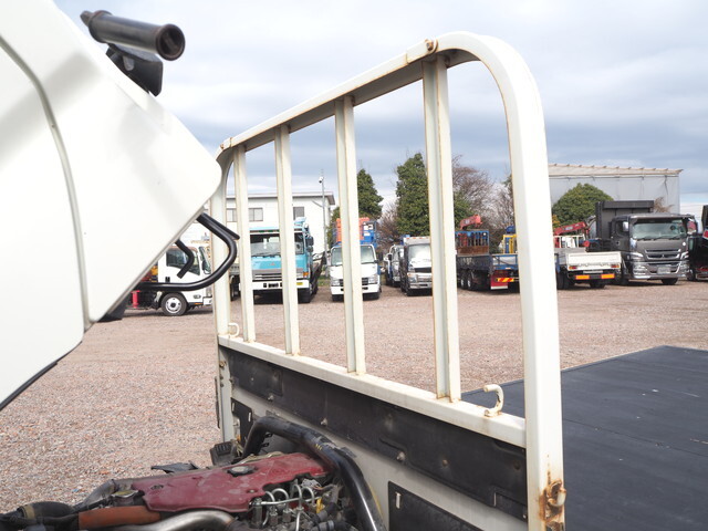 トヨタトヨエース平ボディ小型（2t・3t）[写真26]