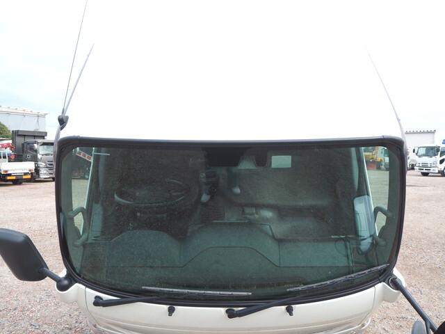 トヨタトヨエース平ボディ小型（2t・3t）[写真09]