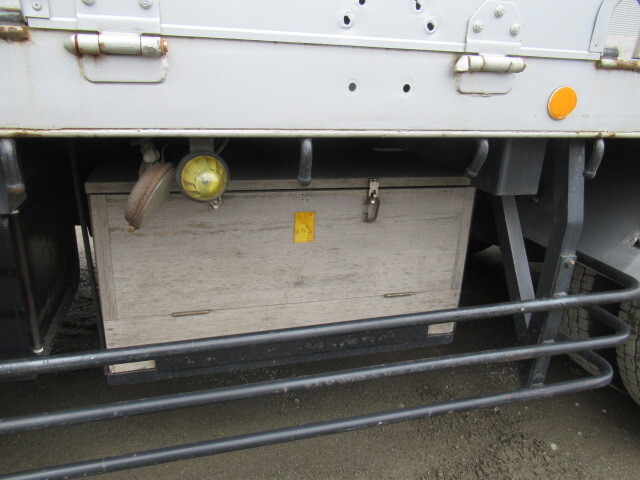 三菱ふそうスーパーグレートアルミブロック大型（10t）[写真17]