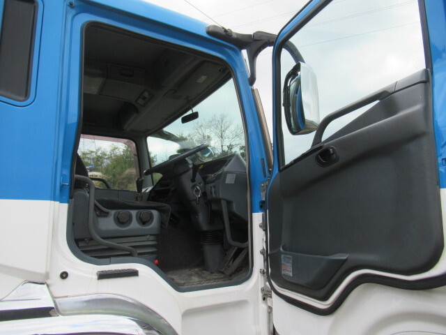 三菱ふそうスーパーグレートアルミブロック大型（10t）[写真23]