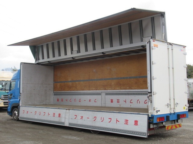 日野プロフィアアルミウイング大型（10t）[写真02]