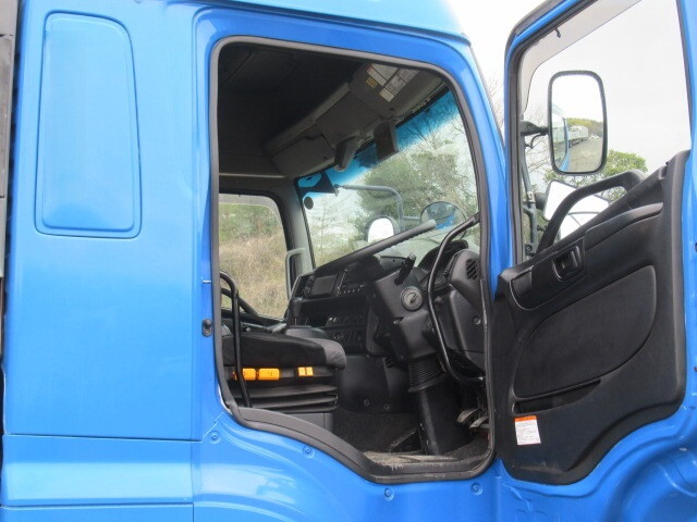 日野プロフィアアルミウイング大型（10t）[写真23]