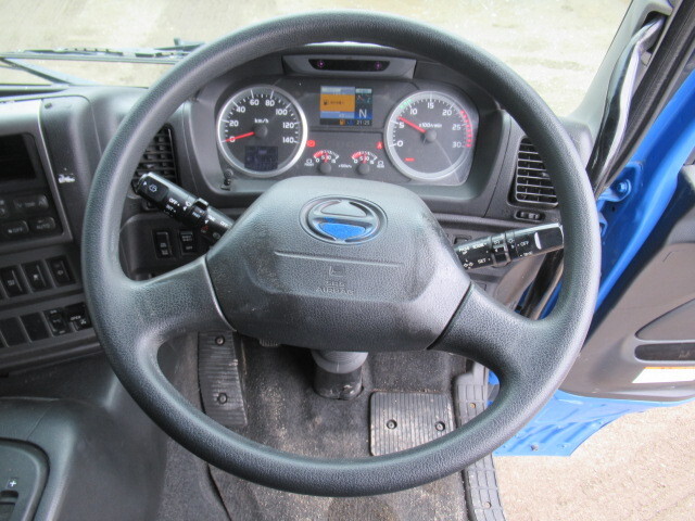 日野プロフィアアルミウイング大型（10t）[写真28]