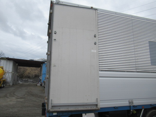 日野プロフィアアルミウイング大型（10t）[写真06]