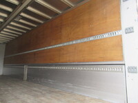 いすゞギガアルミウイング大型（10t）[写真11]