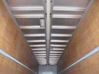 いすゞギガアルミウイング大型（10t）[写真13]