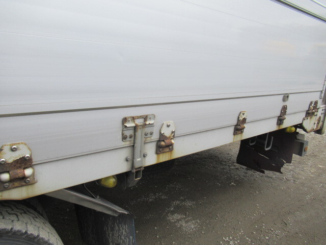 いすゞギガアルミウイング大型（10t）[写真16]