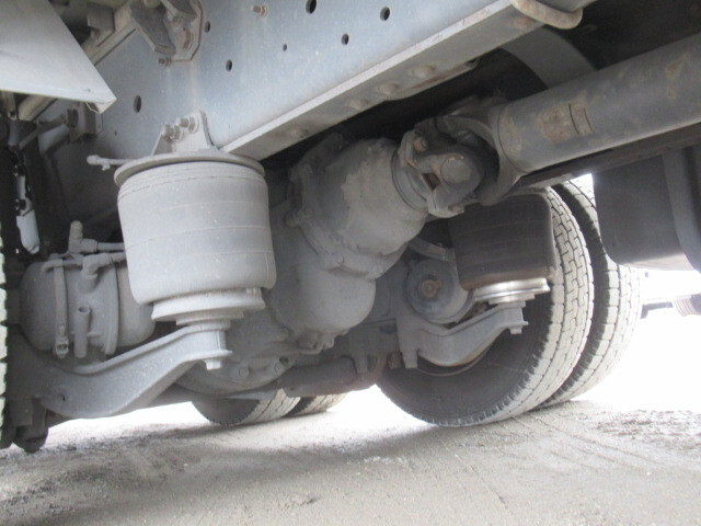 いすゞギガアルミウイング大型（10t）[写真20]