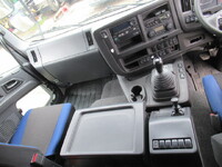 いすゞギガアルミウイング大型（10t）[写真26]