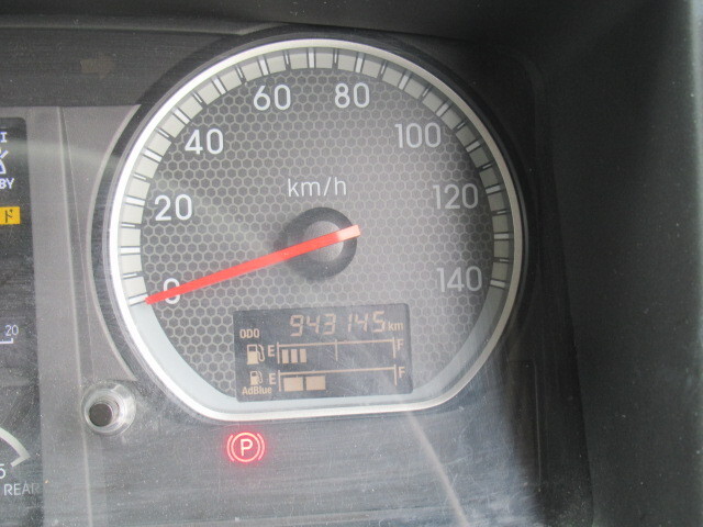 いすゞギガアルミウイング大型（10t）[写真27]