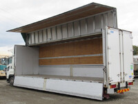 いすゞギガアルミウイング大型（10t）[写真02]