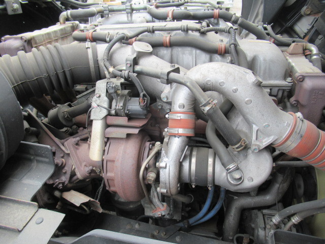 いすゞギガアルミウイング大型（10t）[写真35]