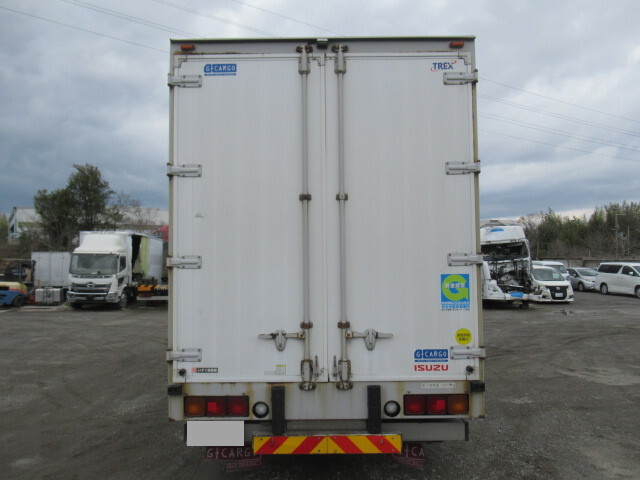 いすゞギガアルミウイング大型（10t）[写真05]