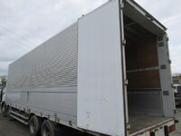 いすゞギガアルミウイング大型（10t）[写真08]