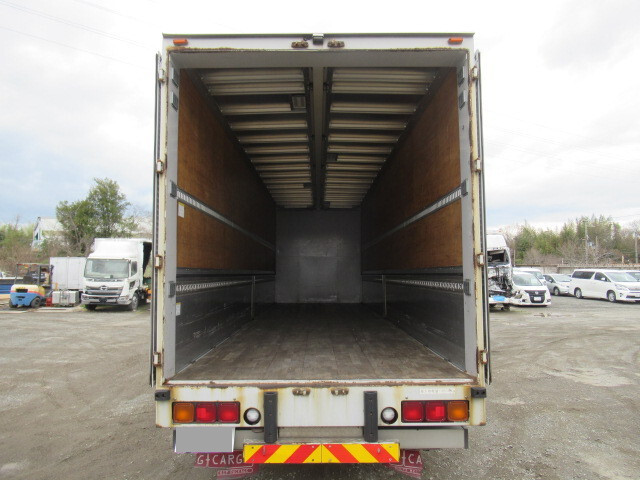 いすゞギガアルミウイング大型（10t）[写真08]