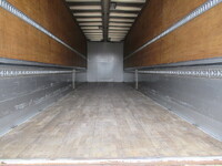 いすゞギガアルミウイング大型（10t）[写真10]