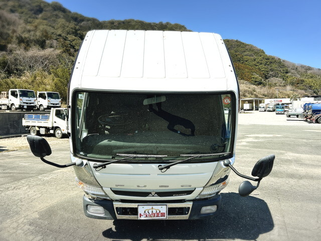 三菱ふそうキャンターコンテナ専用車小型（2t・3t）[写真10]