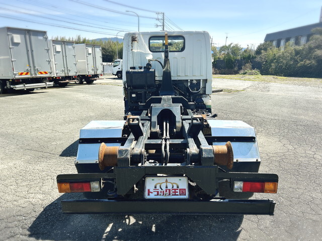 三菱ふそうキャンターコンテナ専用車小型（2t・3t）[写真11]