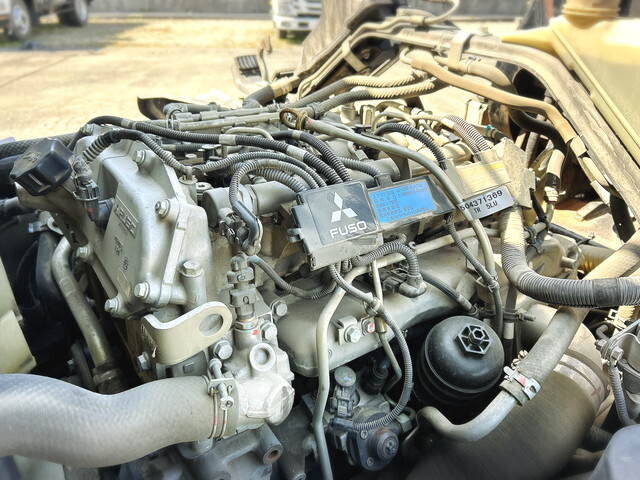 三菱ふそうキャンターコンテナ専用車小型（2t・3t）[写真22]