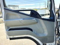 三菱ふそうキャンターコンテナ専用車小型（2t・3t）[写真26]