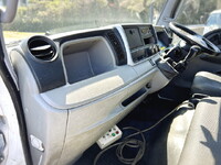 三菱ふそうキャンターコンテナ専用車小型（2t・3t）[写真28]