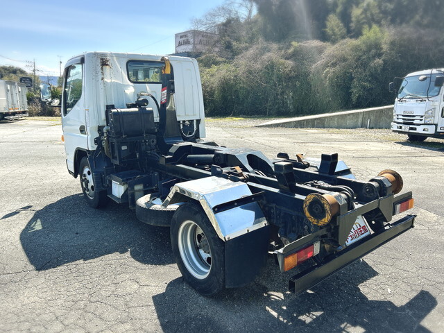 三菱ふそうキャンターコンテナ専用車小型（2t・3t）[写真04]